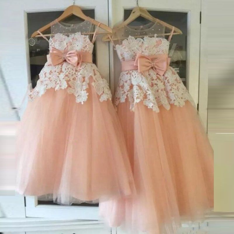 Compre Vestido Daminha Princesa Flor Meninas Vestidos Com Sheer Neckline Sash Bow Lace Apliques Longo Pageant Vestido Crianças Vestido De Festa De Feinisha88, $676,88 | Pt.Dhgate.Com