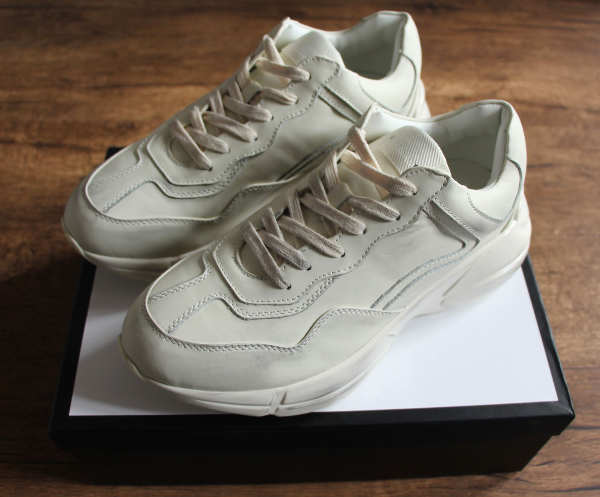 rhyton leather sneaker