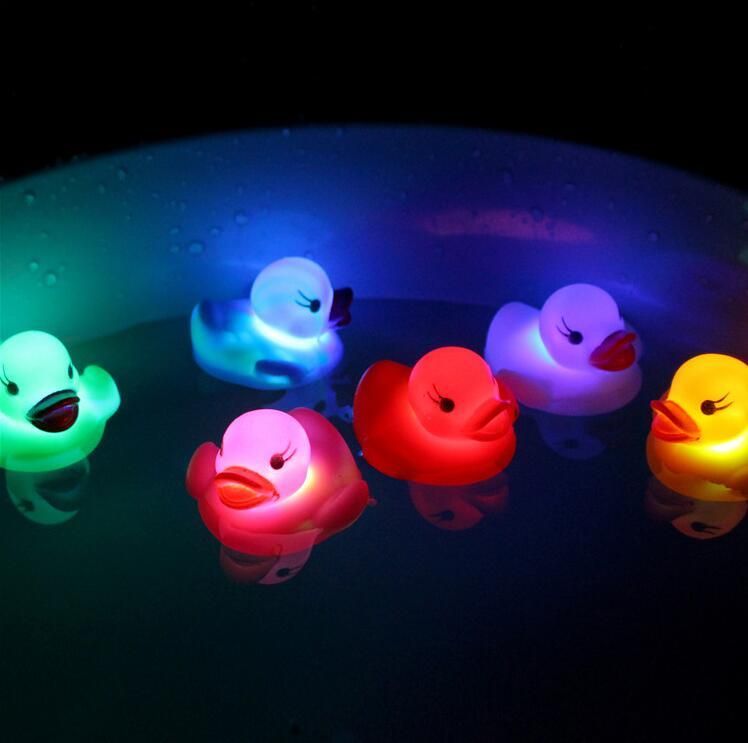 2020 Rubber Duck Bath Flashing Light Toy Auto Color Changing Baby