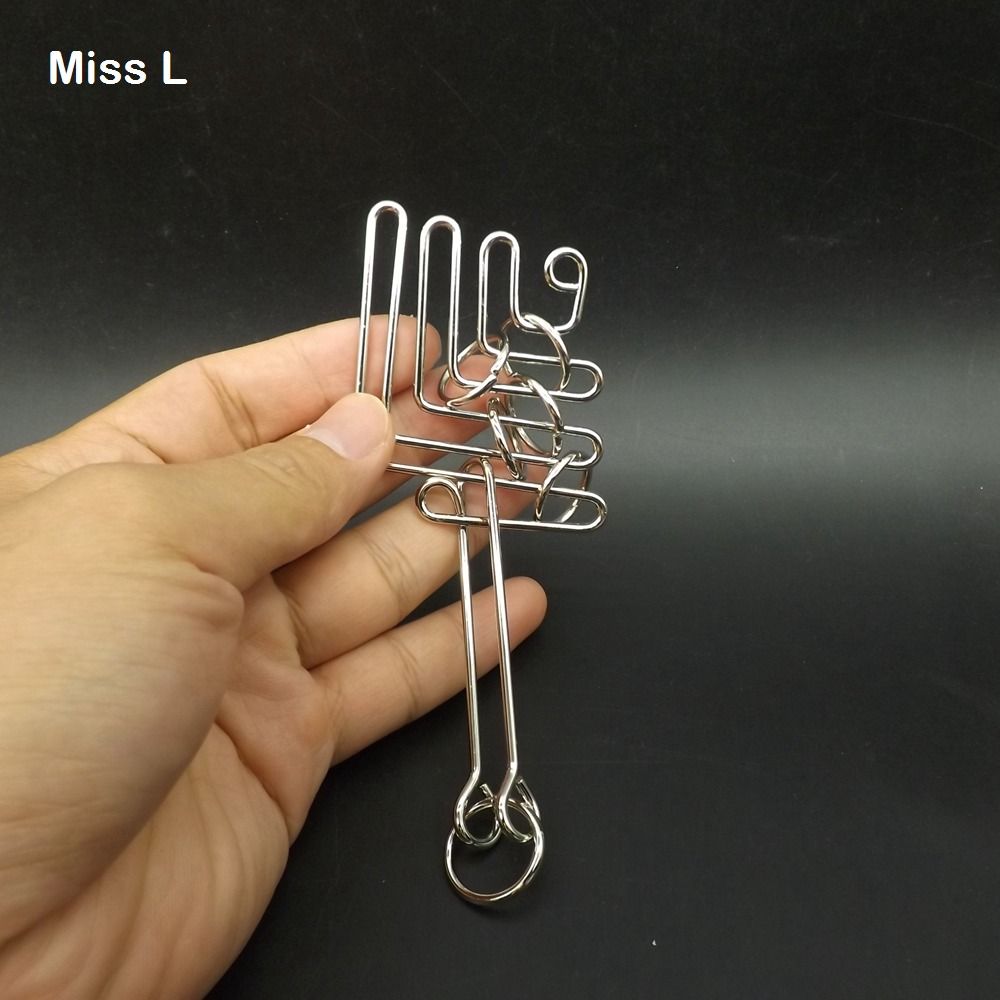 metal ring puzzle