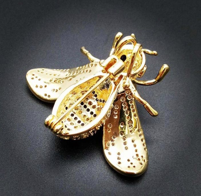 Enamel Bumblebee Gold Bee Brooch Corsage Esmalte Wing Insect Hat Scarf  Clips For Women And Men Animal Boutonniere Accessory From Haoyun51828,  $12.95