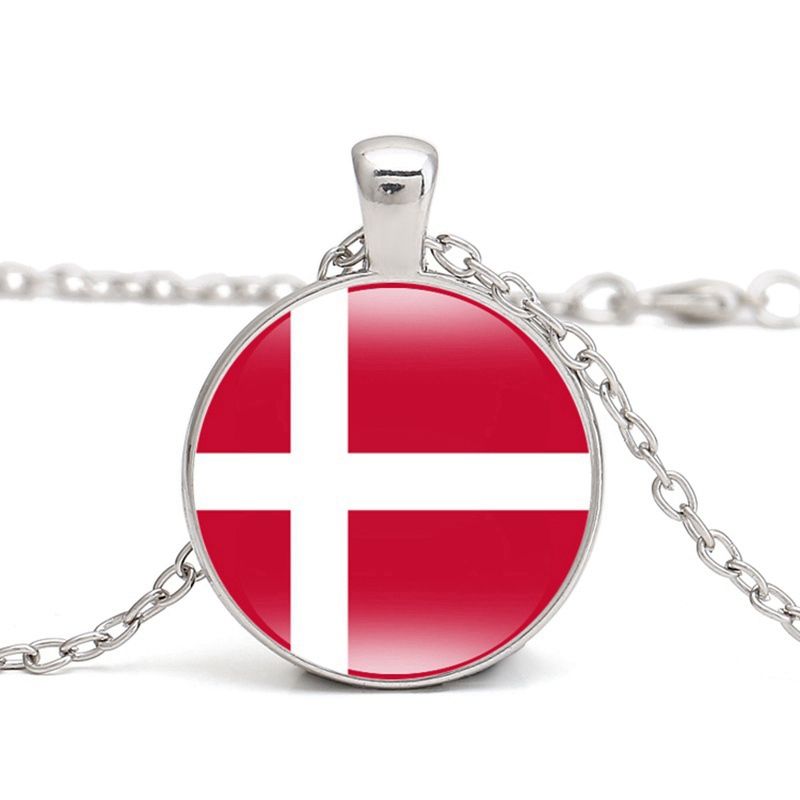 NEW FINLAND  COUNTRY FLAG SMALL METAL NECKLACE CHOKER .