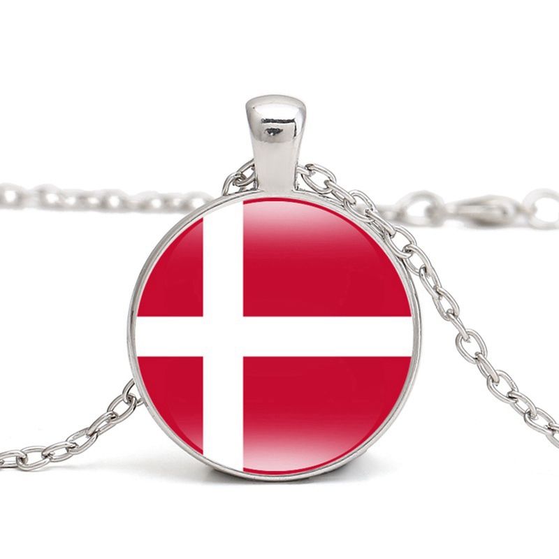 NEW FINLAND COUNTRY FLAG SMALL METAL NECKLACE CHOKER .