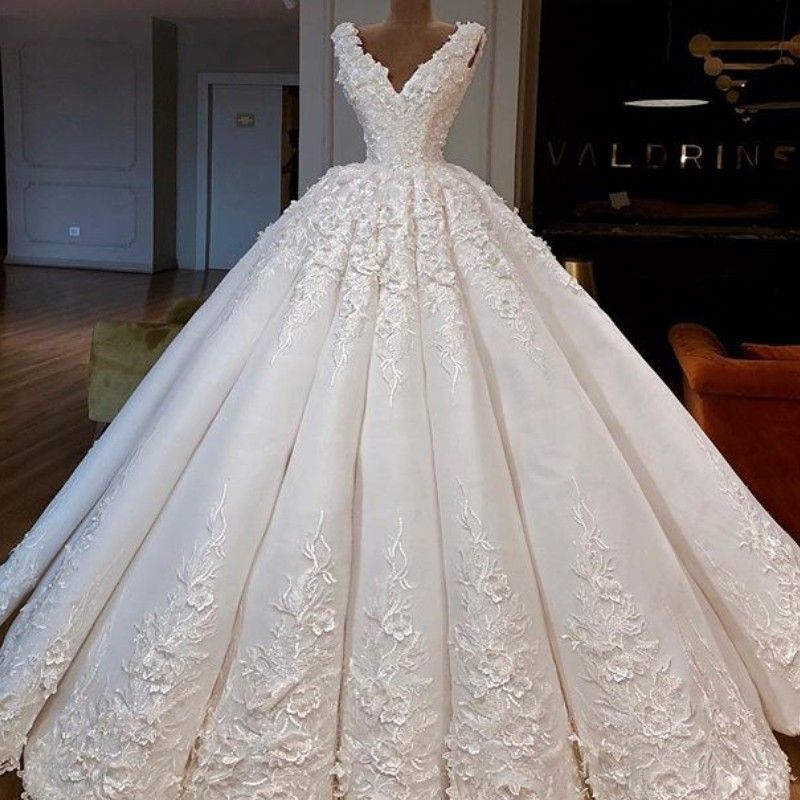 Vestidos De Festa Online Fabuloso Dubai Princesa Vestido De Casamento Sexy Corpete Bordado Up Vestido De Baile Vestido De Noiva Fascinante V Neck Pétalas Applique Vestidos De Casamento Vestido De Noiva Para