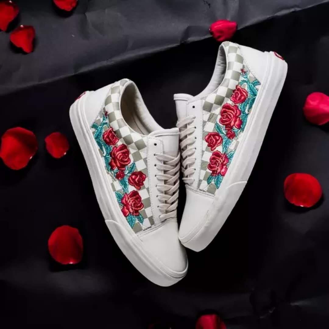 rose embroidered shoes