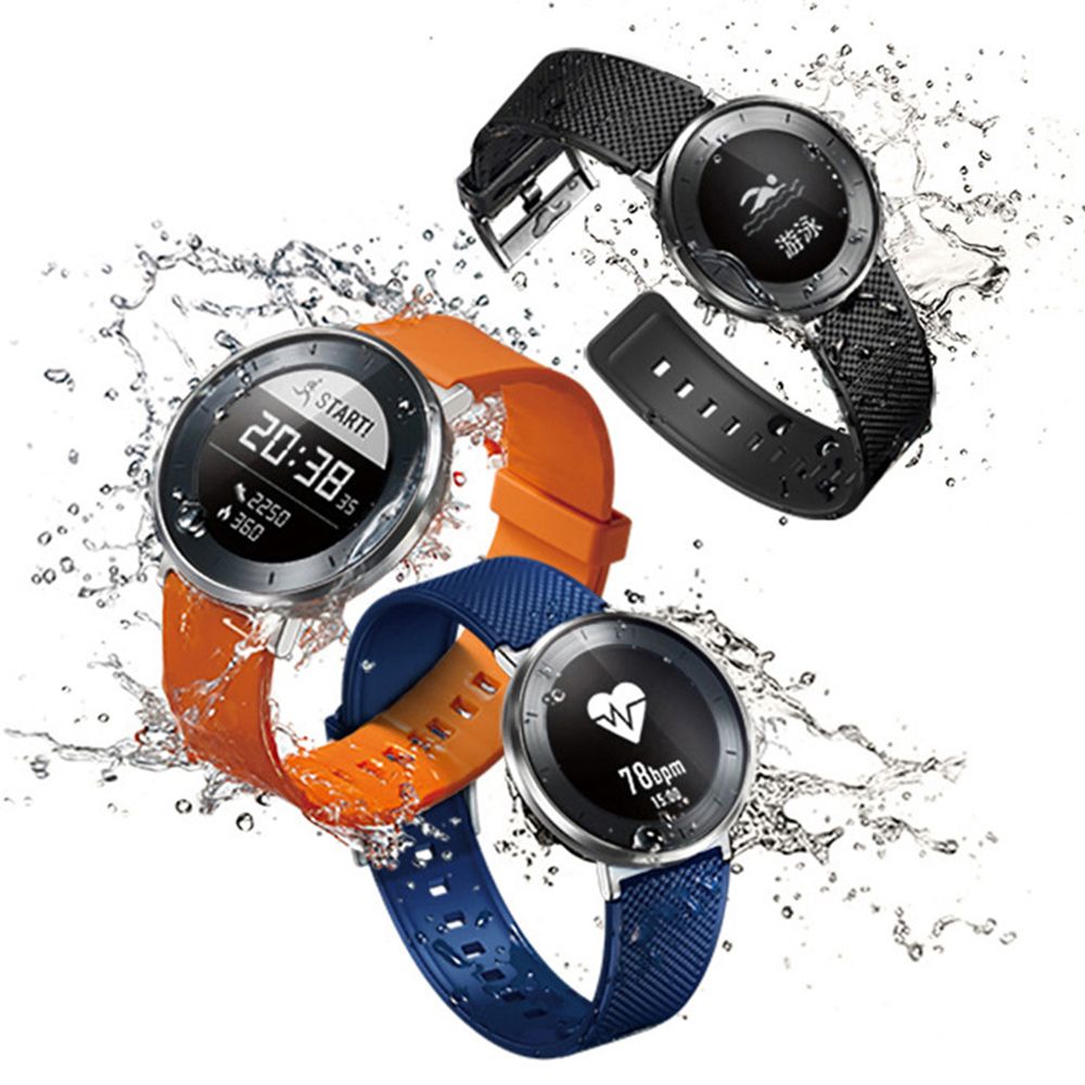 swimming watch with heart rate monitor