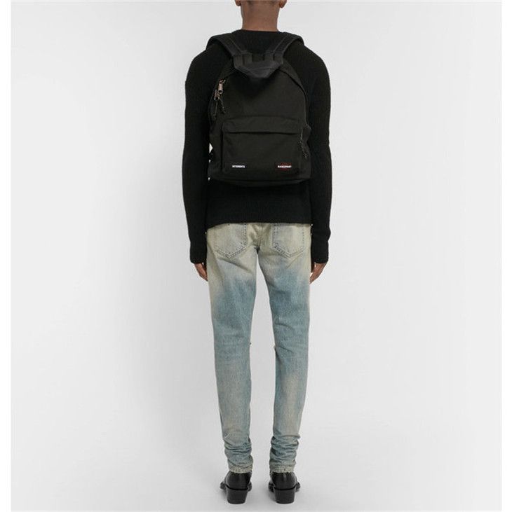 vetements eastpak