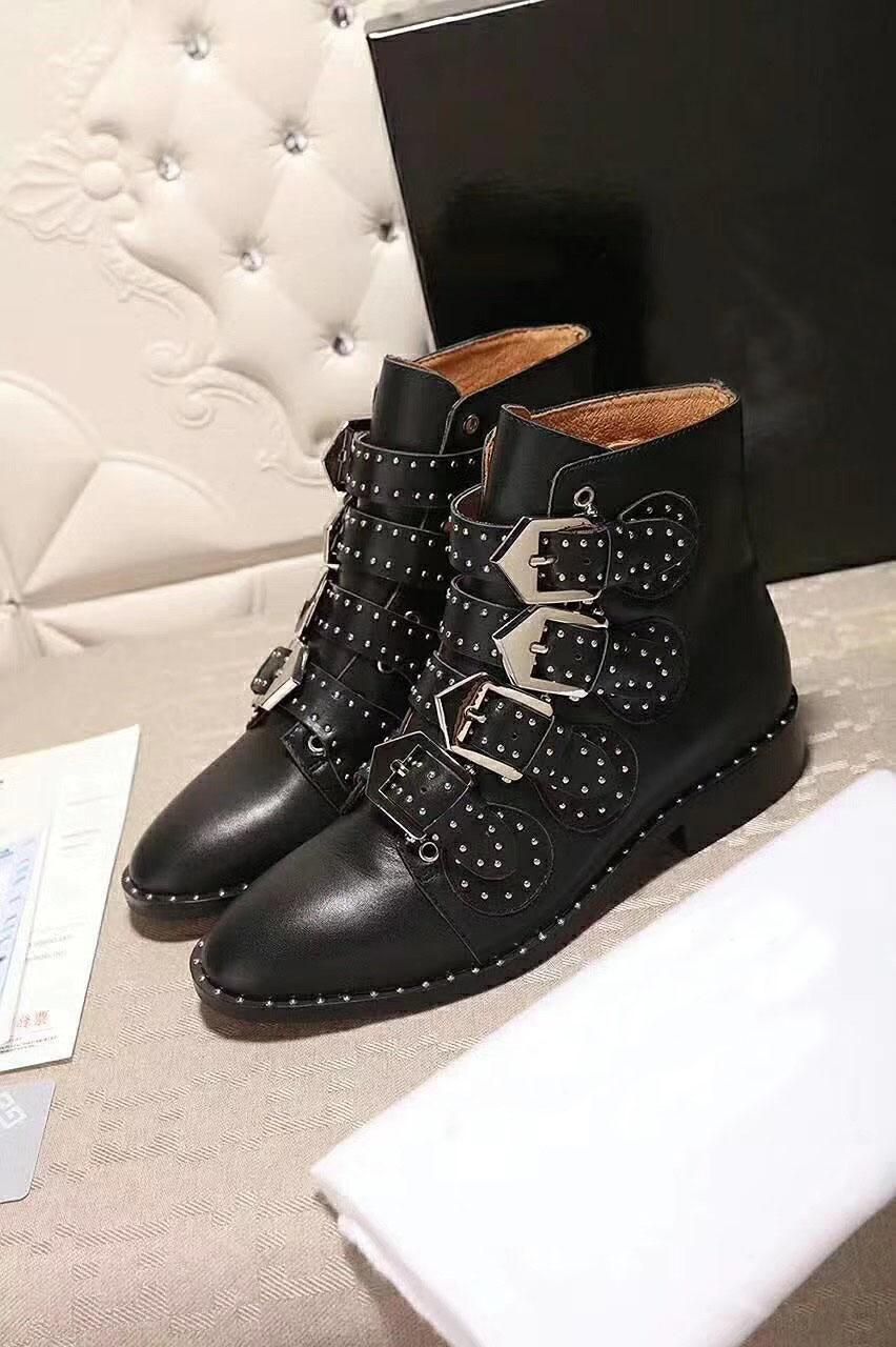 bottines femme cloutées