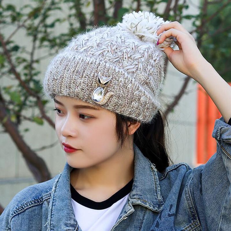 Ladies Knit Hats In Winter Hair Can Go Through Back Knitting Ball