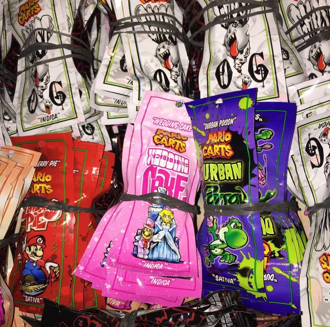 Empty Mario Carts Without Oil Ceramic Coil Cartridge With Bags No Leak 1 0ml Ghost Og Wedding Cake Exotic Carts Gelato Fire Og Atomizer Electronic Cigarette Atomizer For Ecig From Cartswholesale 1 21 Dhgate Com