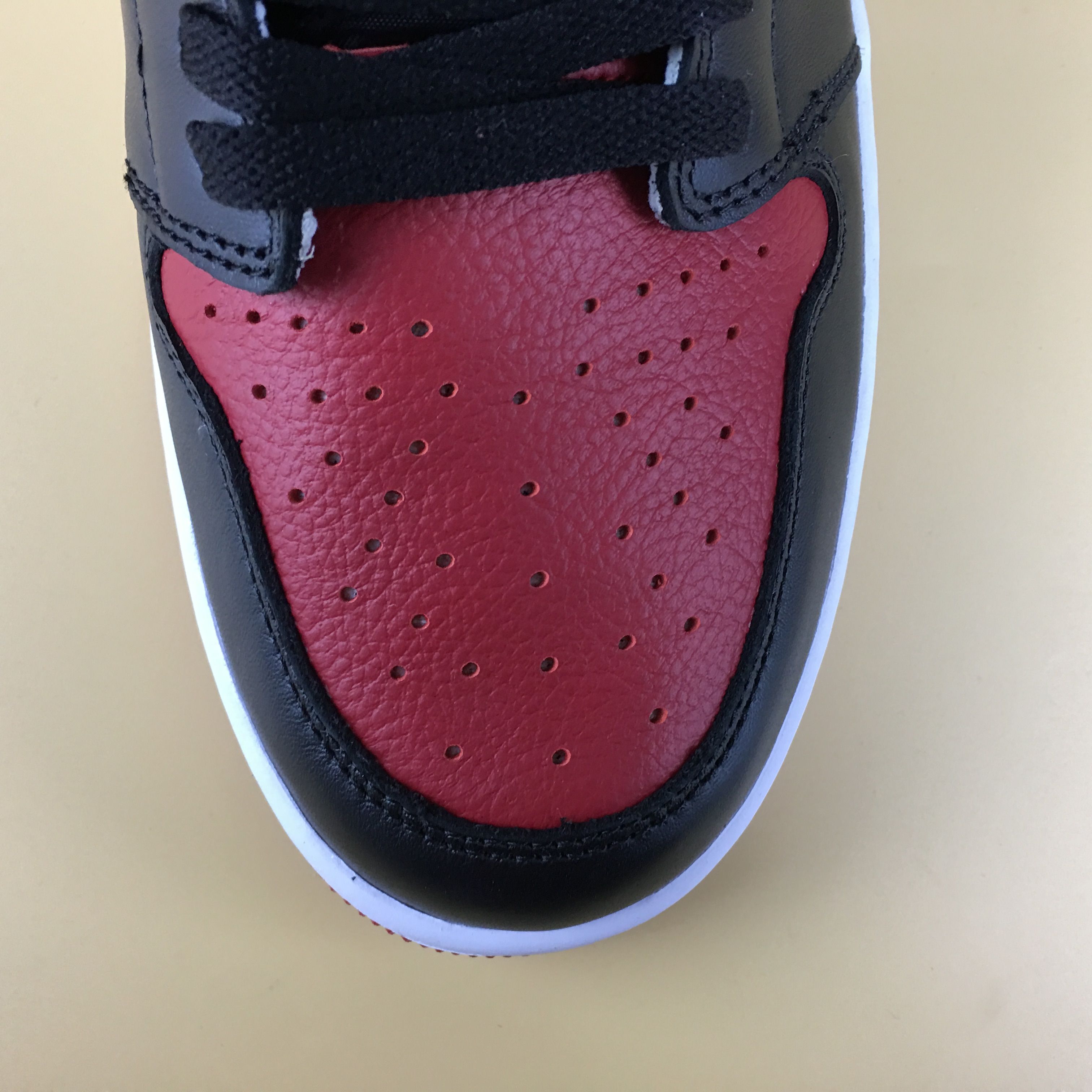 bred toe toe box