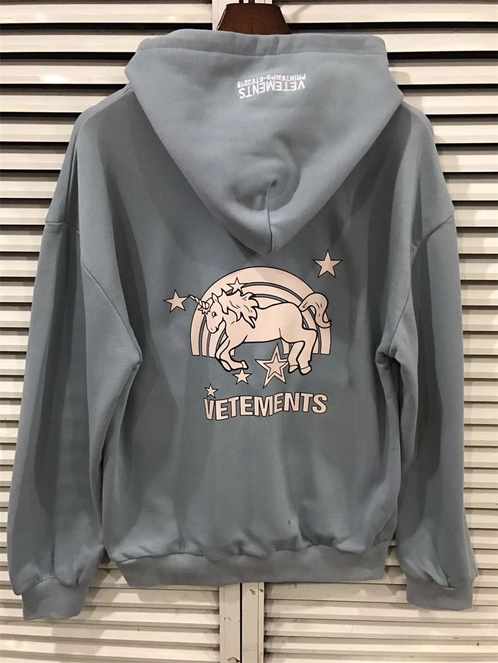 Vetements unicorns and rainbows hoodie hotsell
