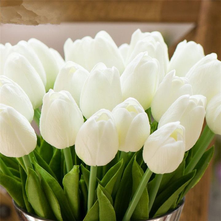En gros réel tulipes blanches tactiles Fleurs artificielles PU tulipes  Bouquet de fleurs de soirée de mariage Décoration d'intérieur simulation tulipes  blanches Fleurs