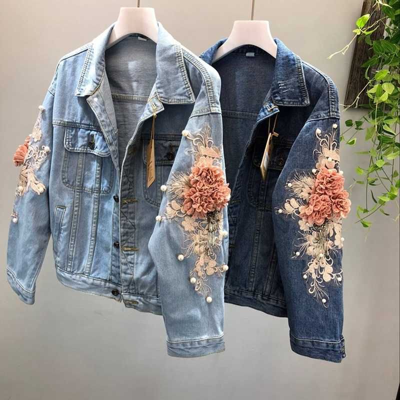 jaqueta jeans bordada com flores