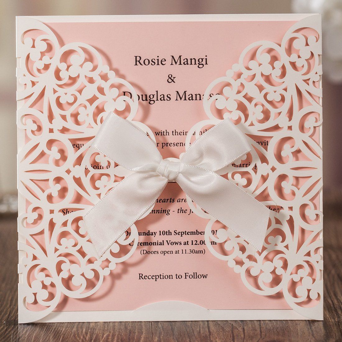Wishmade 50X Carte Di Inviti Di Nozze Avorio Laser Taglio Quadrato Con Pizzo Fiori Fidanzamento Compleanno Bridal Shower Baby Shower Graduazione Invito Cartoncino Bomboniere CW519_WH 