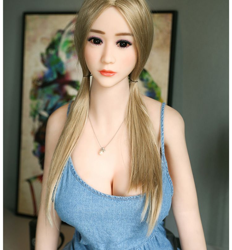 realistic dolls