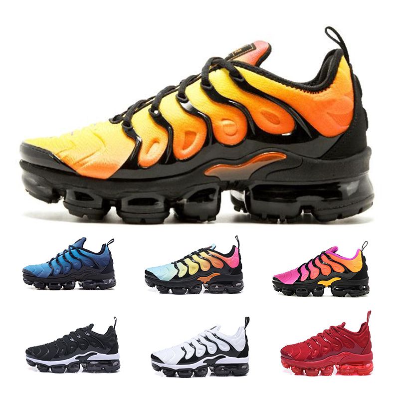 vapormax tn black and white