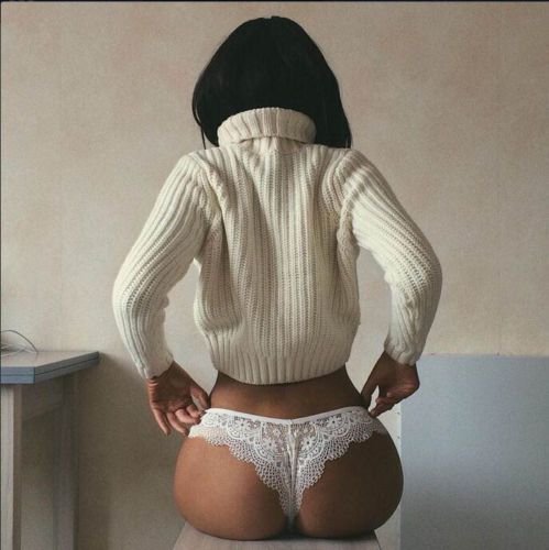 chicas en ropa interior negro