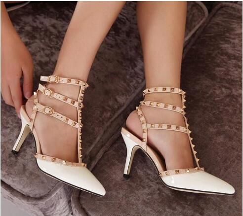 Acquista Stivaletti Con Borchie A Punta Tacco Alto Rivetti In Pelle  Verniciata Sandali Donna Scarpe Con Borchie Scarpe Con Tacco Alto Scarpe Da  Donna Sandali Da Donna V A 30,52 € Dal