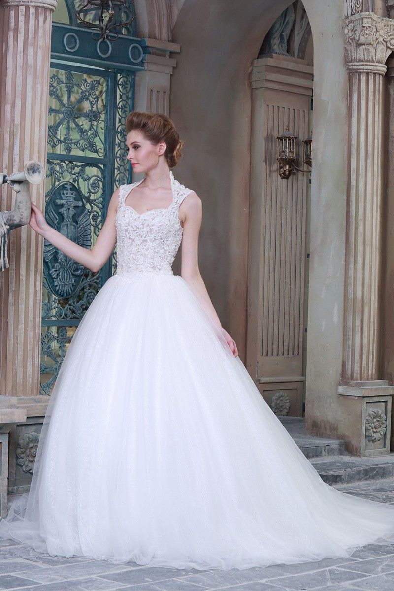Queen anne neckline wedding gown Clearance