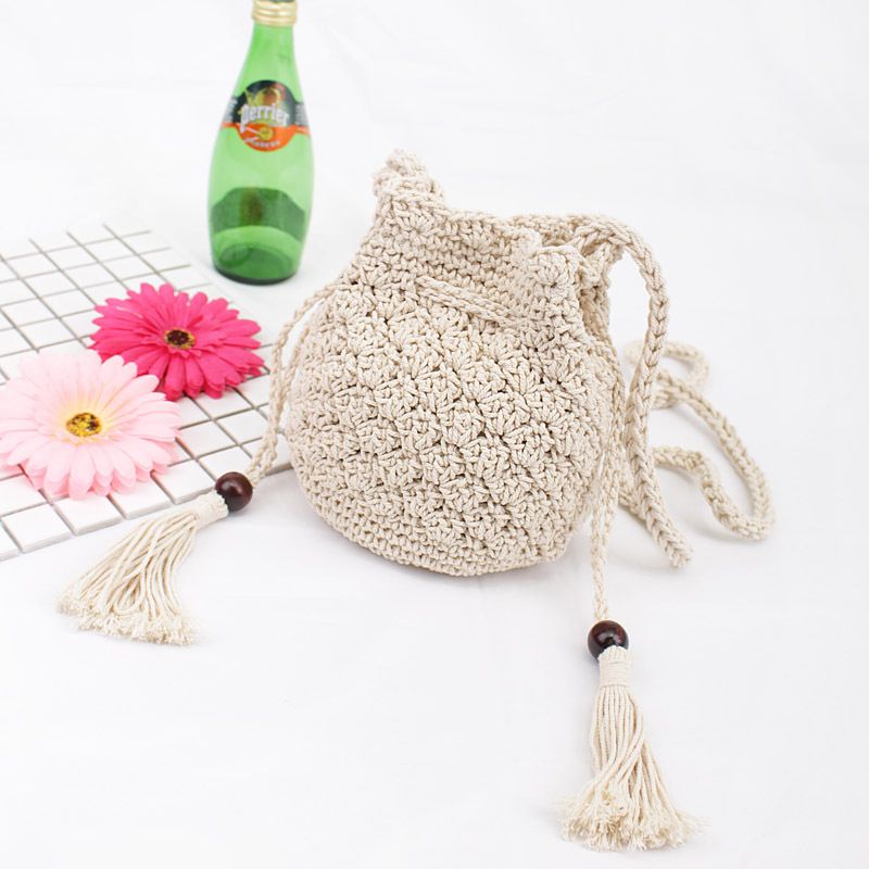 knitted drawstring bolsa