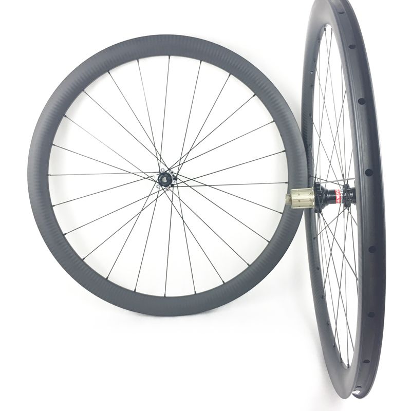 700c 25