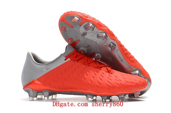 crampons vissés hypervenom