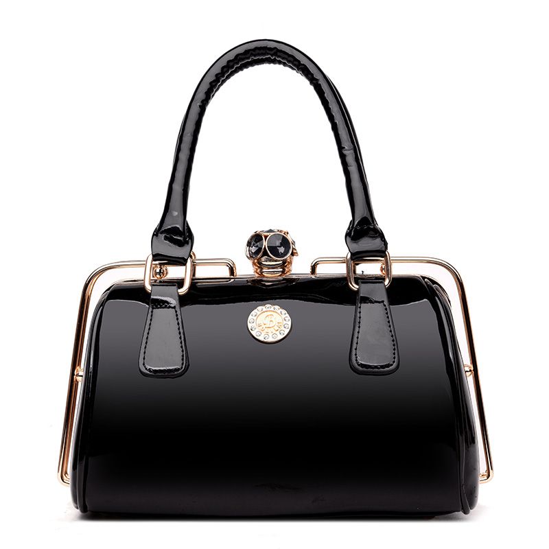 black patent evening bolsa
