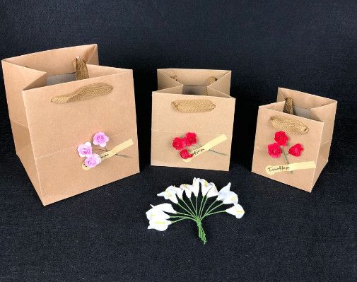 2020 Square Paper Bag Gift Bag Decorated With Artificial Flowers