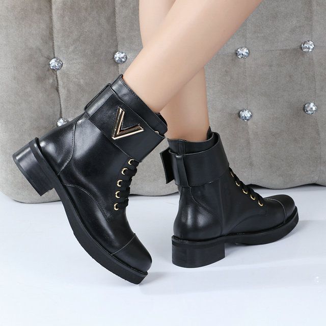 Compre Las Mujeres De La Marca De Lujo Martin Botines En Negro De Tacón  Grueso Plataforma Caballero Motocicleta De Cuero De Vaca Botas De Invierno  Tamaño 35 41 A 59,74 € Del