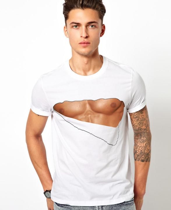 maglietta con addominali stampati