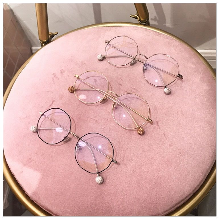 clear glasses for round face