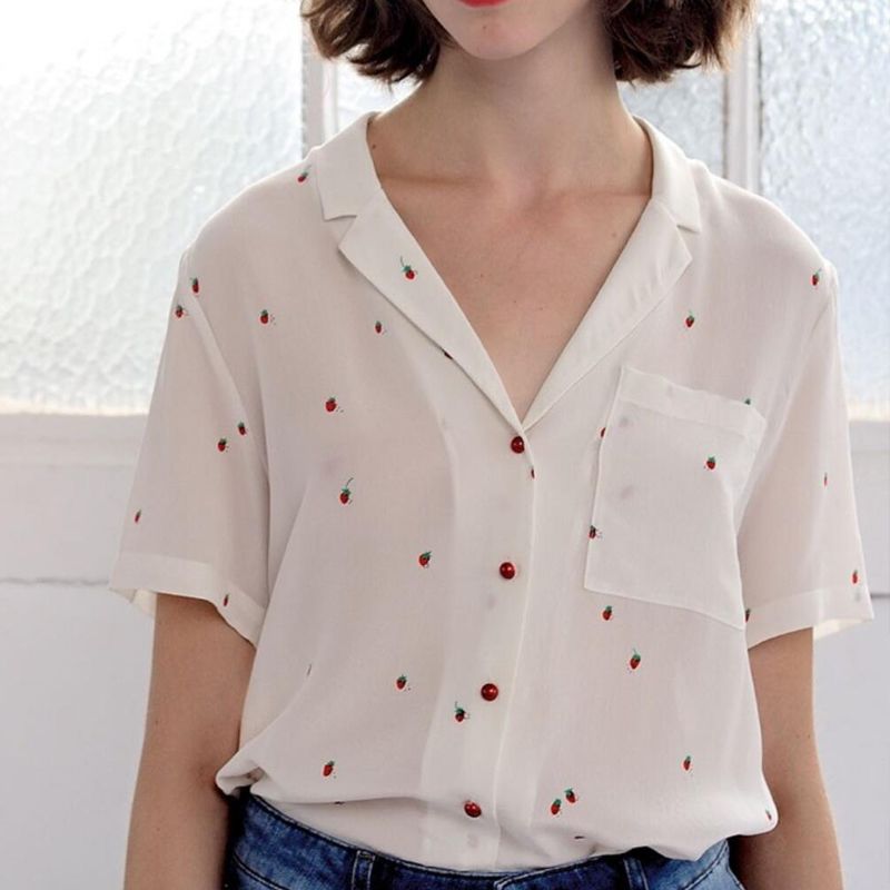 camisa blanca estampada mujer