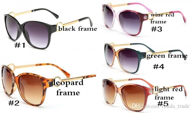 Acquistare 2018 Marca Prezzo Di Fabbrica Degli Occhiali Da Sole Di Marca Di  Modo Caldo Di Vendita Gli Occhiali Da Sole Donne Di Sun Di Vetro Occhiali  Classica Grande Cornice Oculos 8101