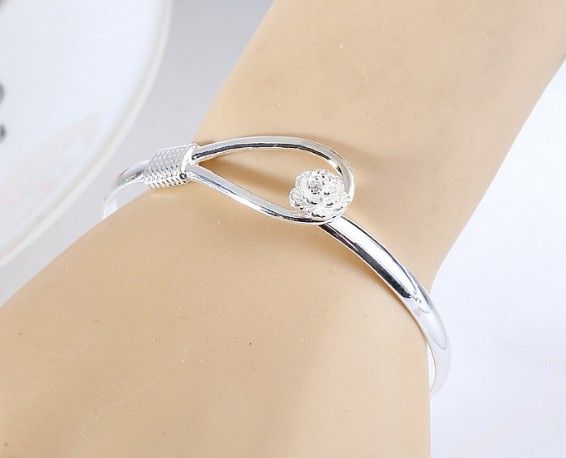 beautiful silver bangles