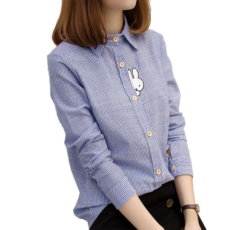 camisa azul con rayas blancas mujer