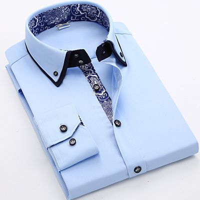 Camicia blu con bottoni blu