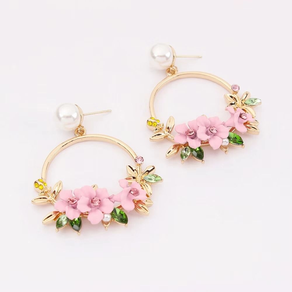 2021 Flowers Pearl Earrings Diamonds Hoop Huggie Earrings Jewelry Women 18K  Gold Plated Accessories Four Colors Yellow Red Purple Pink From  Gracezhangsstudio, $2.39 | DHgate.Com