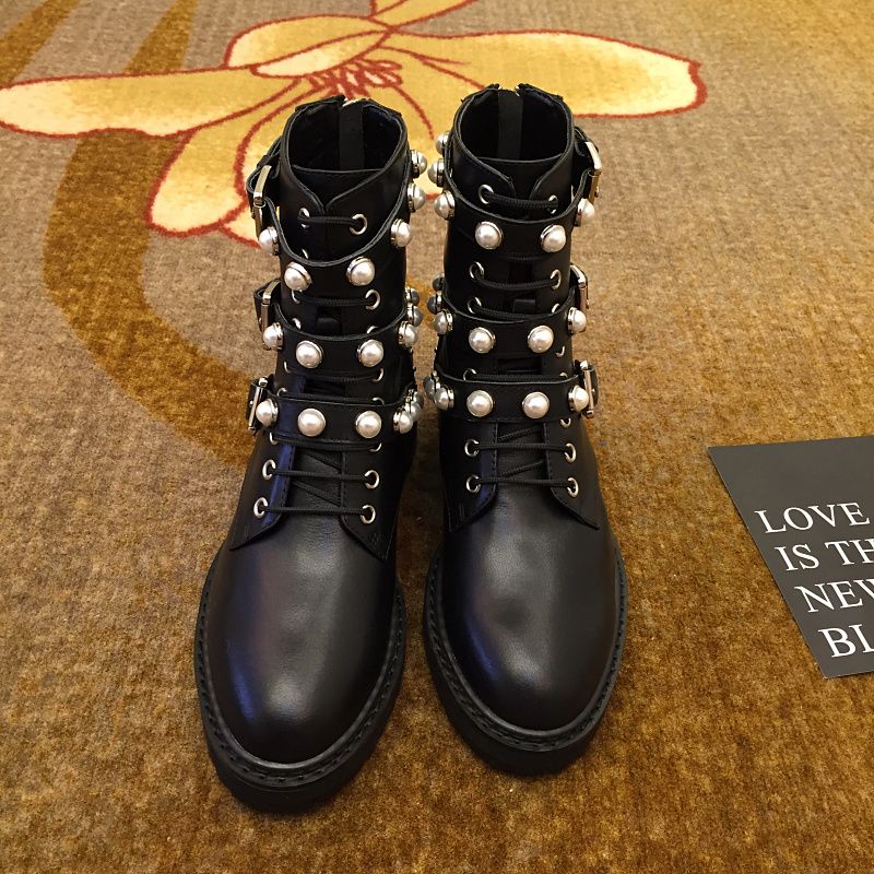 boots boucle