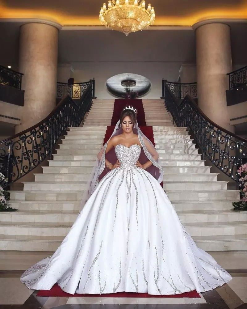 Otoño 2018 Luxury vestido de novia Sweetheart escote grande una línea de diamantes plata