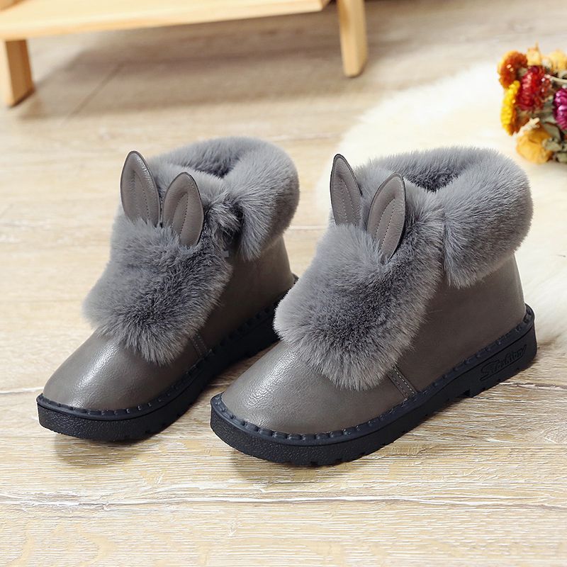 flat fluffy boots