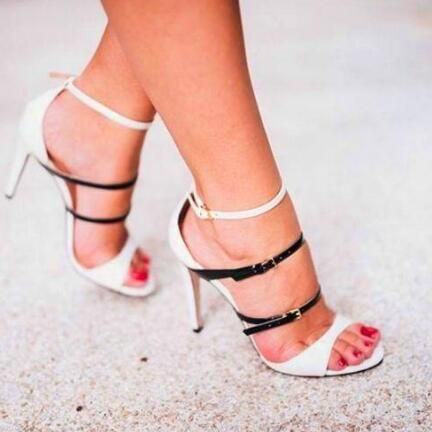 Melhor Qualidade De Venda Por Atacado Cor Verão Novo Três Fivela Sandálias  Instagram Popular Mulheres Negras Saltos De Salto Alto Da Menina Da Cruz  Amarrado E Sandálias | DHgate.Com