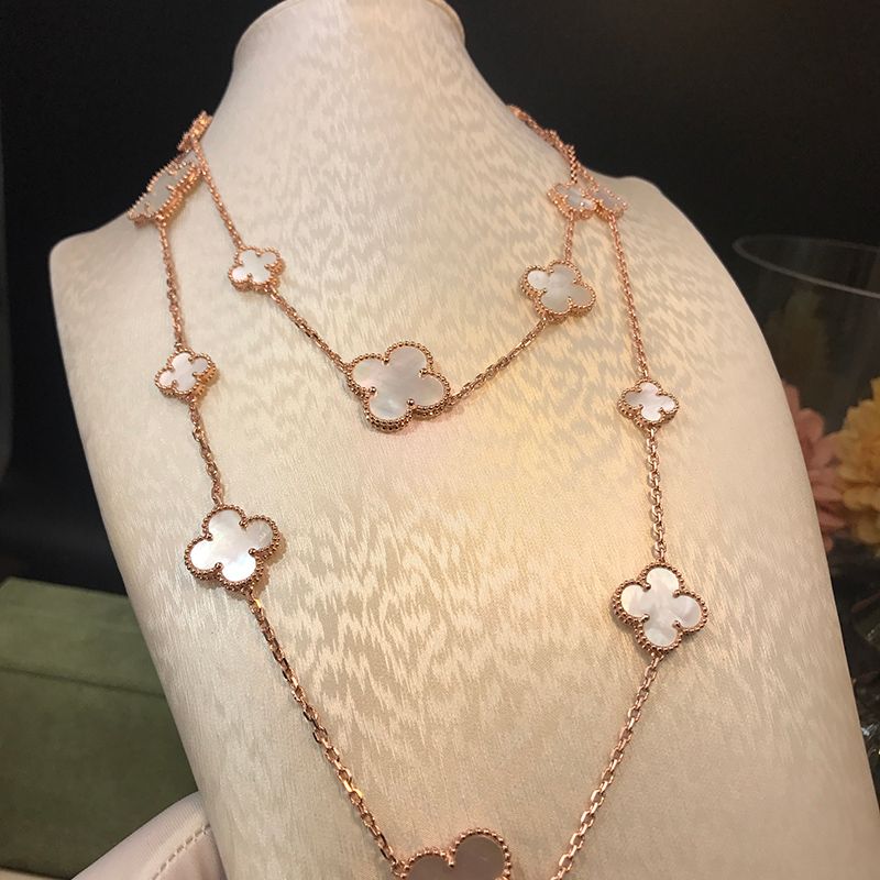 Set jewelry cloverleaf Earring and Necklace
