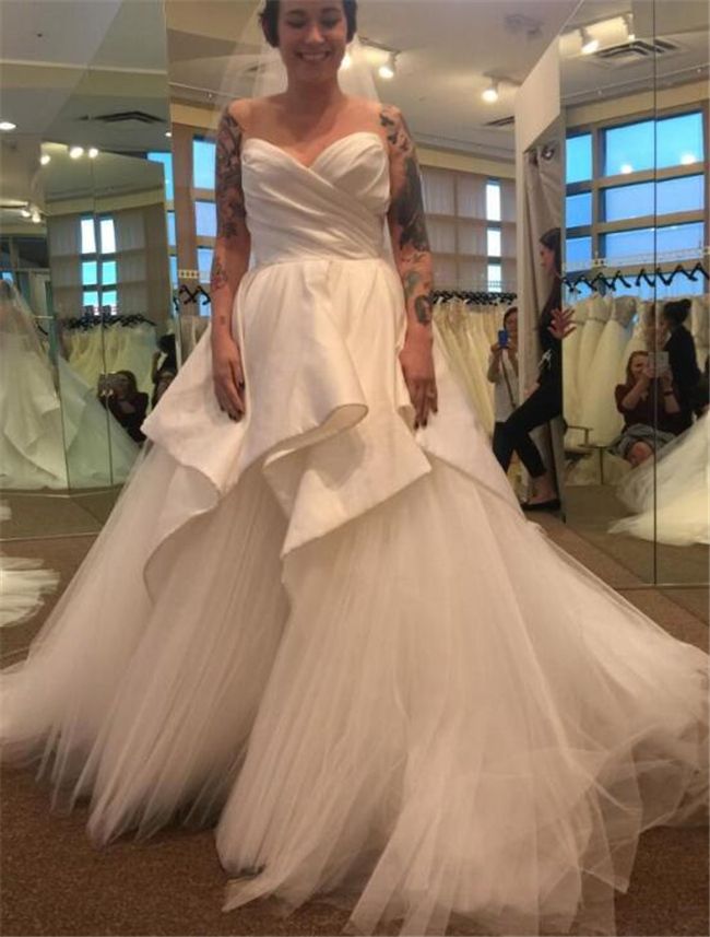 Sweetheart Neck Ball Gown Wedding Dresses Pleats Ruffled Satin