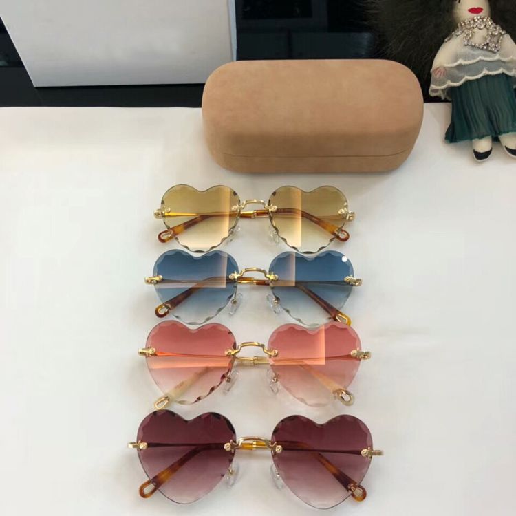 Acquistare Occhiali Da Sole A Forma Di Cuore Da Donna Trasparenti Occhiali  Da Sole Vintage Senza Montatura Trasparenti Festival Moda Occhiali Da Sole  Di Lusso Designer Di Marca Donna Economico | Consegna