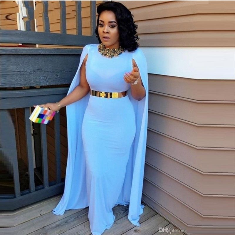 robe avec cape longue