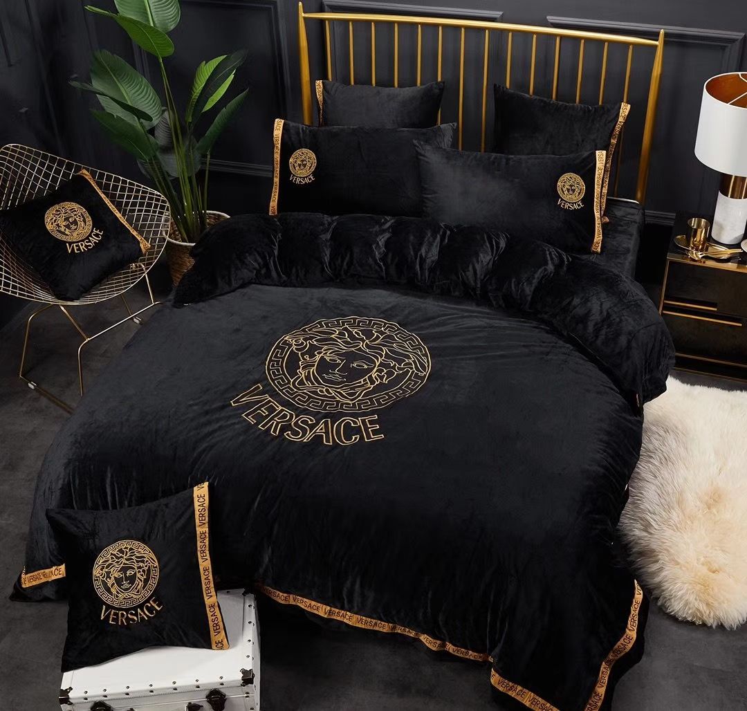 Top Embroidery V Letter Black Goddess Bedding Cover Crystal Velvet