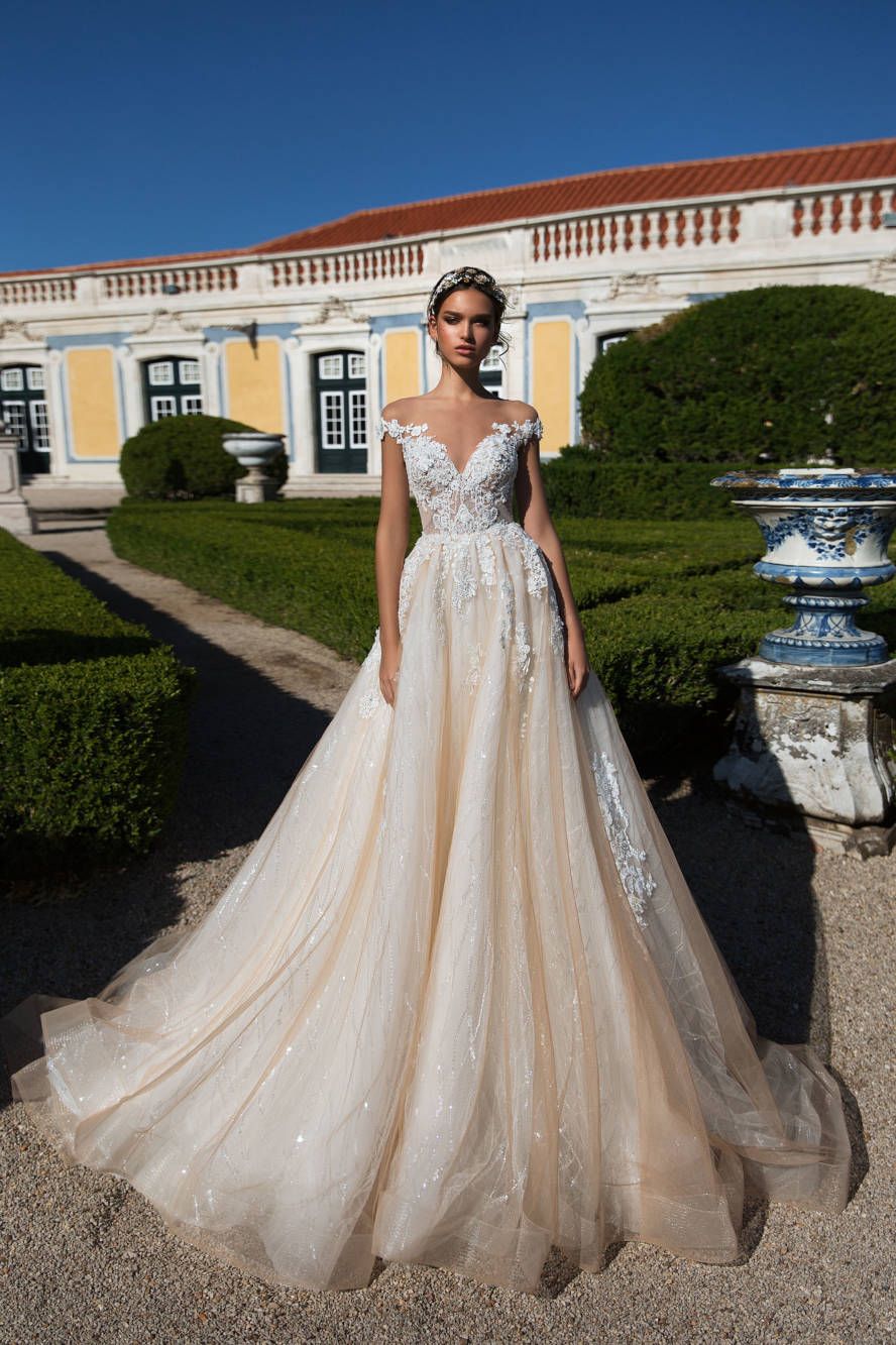 Milla Nova 2018 Champagne Eleganti Abiti Da Sposa Cap Maniche Pura  Illusione Collo Linea Tulle Appliqued Merletto Indietro Abiti Da Sposa Con  I Pulsanti Da 150,64 € | DHgate Italy
