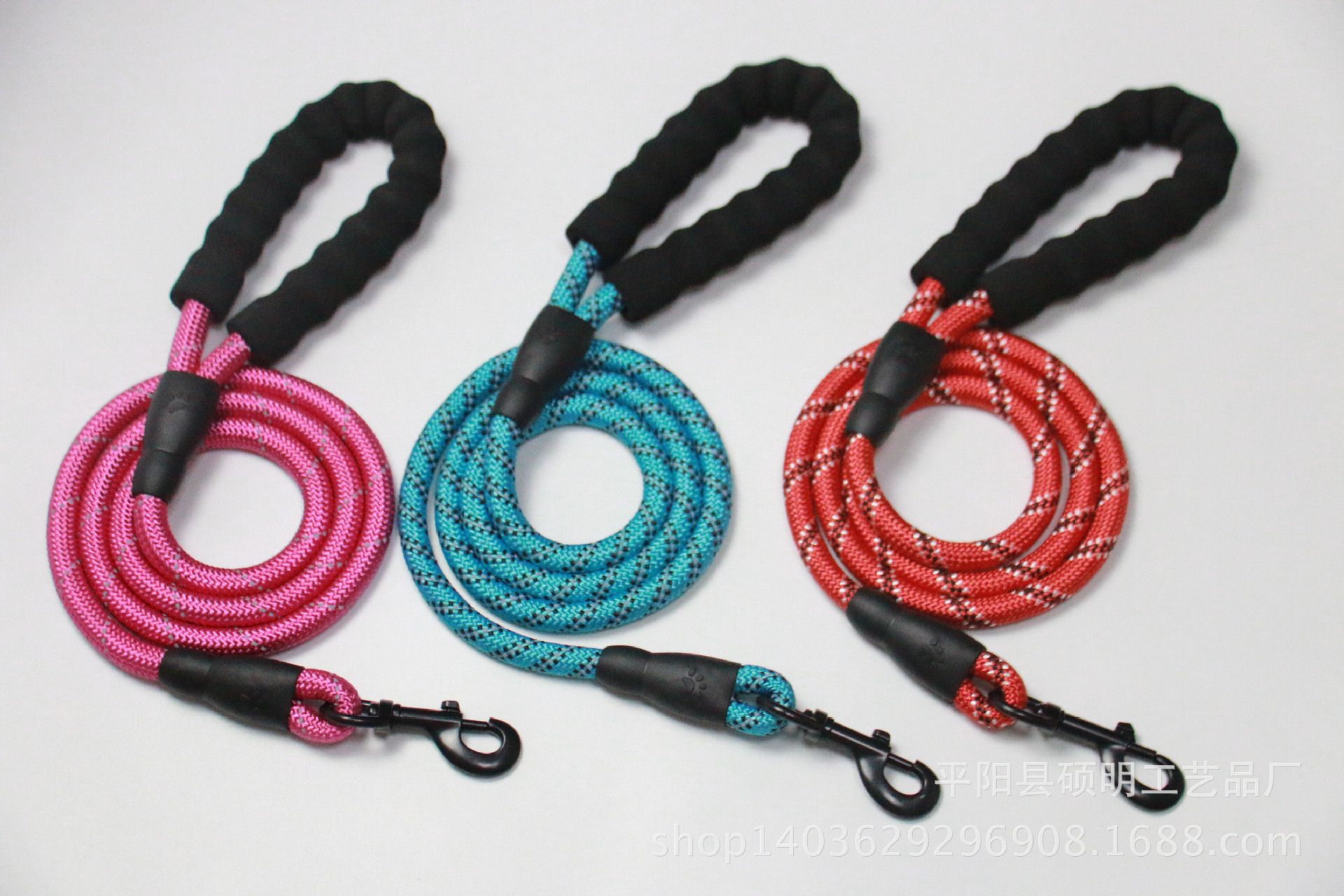 dog leash with cushioned handle