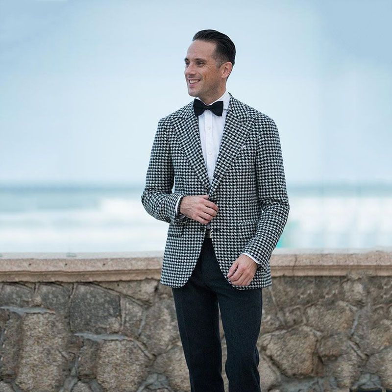 Compra Impreso Clásico Pata De Gallo Blanco A Cuadros Hombres Traje De Boda  Con Pantalón Negro Novio Esmoquin Pico Solapa 2 Piezas Desgaste De Baile  Hombre Chaqueta De Chaqueta Barato | Entrega
